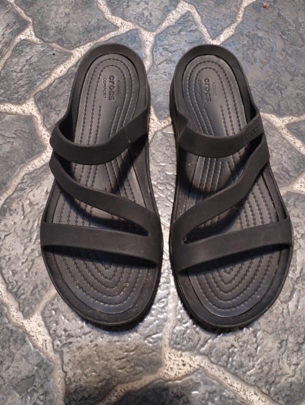 CROCS women's Swiftwater Strappy Sandals